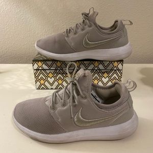 Nike Roshe One Shoes